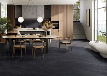 Imitace kamene dlažba na podlaze v kuchyni černá Atlantis Lava