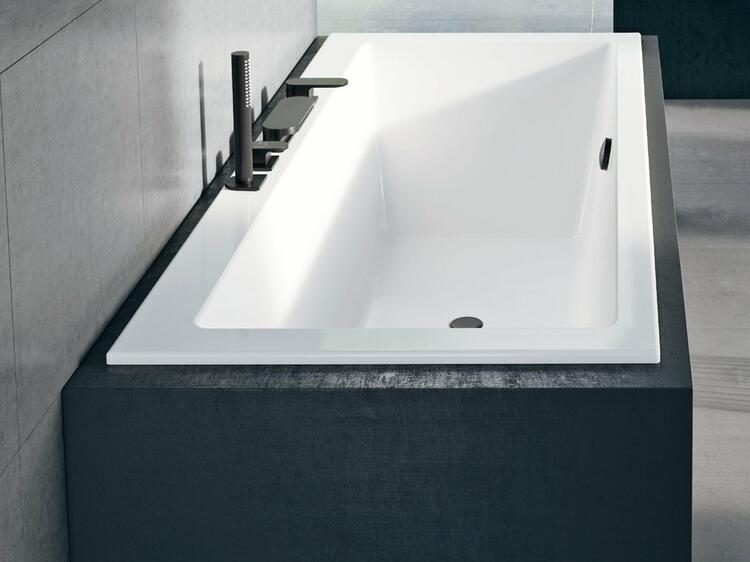 CR 025.20BL Vanová stojánková 4-otvorová baterie se sprchovým setem, vodopád, černá